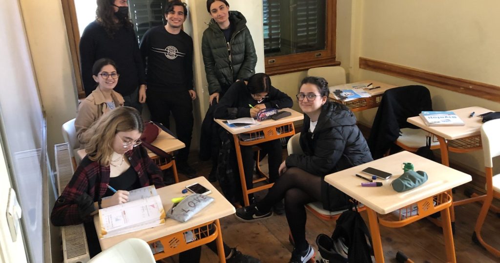 Öğrenciler sınıfta